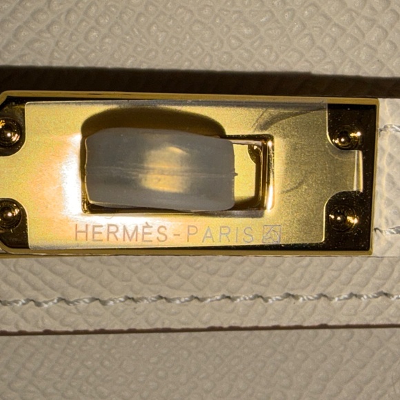 Mini Kelly - Picture 8 of 11